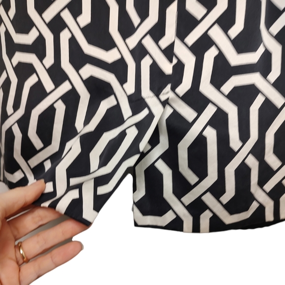 Silk International Concepts Cocktail Party Dress 10 Black White Geometric - Picture 4 of 4